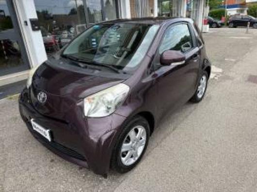 usato TOYOTA iQ