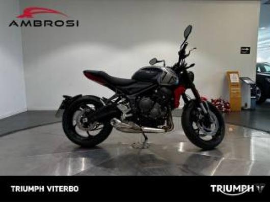 nuovo TRIUMPH Trident 660