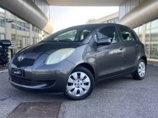 usato TOYOTA Yaris