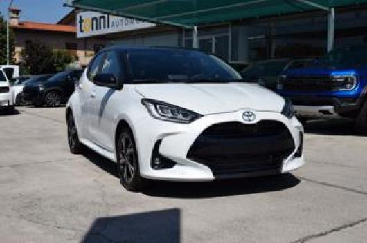 usato TOYOTA Yaris