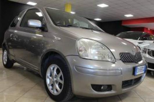 usato TOYOTA Yaris