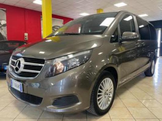 usato MERCEDES V 220