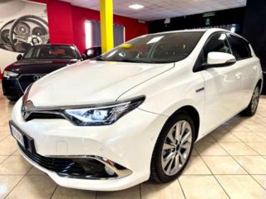 usato TOYOTA Auris