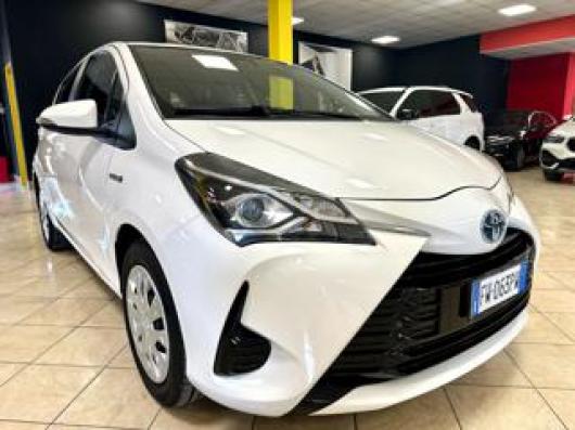 usato TOYOTA Yaris