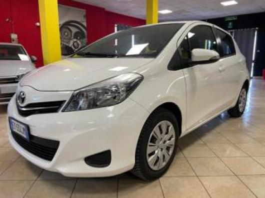 usato TOYOTA Yaris