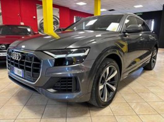 usato AUDI Q8