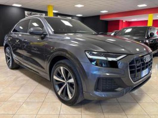 usato AUDI Q8
