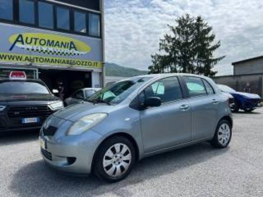 usato TOYOTA Yaris