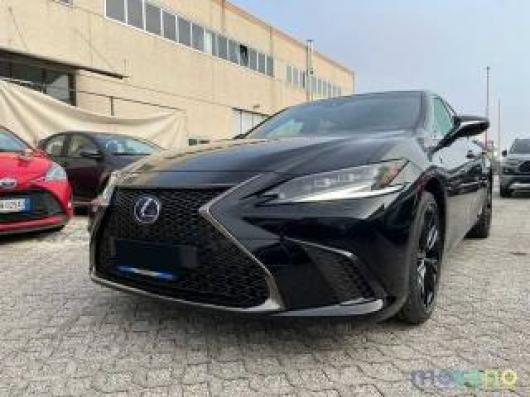 Km 0 LEXUS Altro