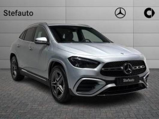 nuovo MERCEDES GLA 180