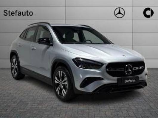 Km 0 MERCEDES GLA 200
