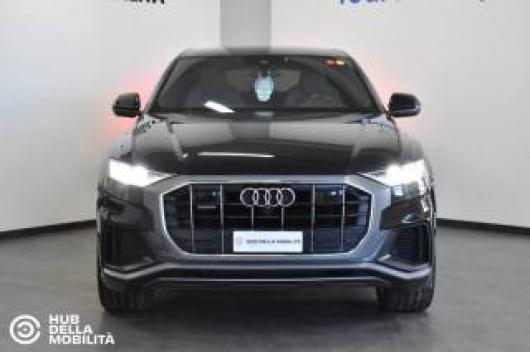usato AUDI Q8