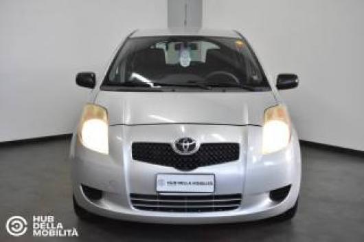 usato TOYOTA Yaris