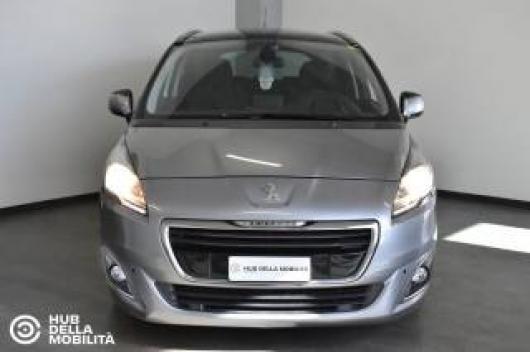 usato PEUGEOT 5008