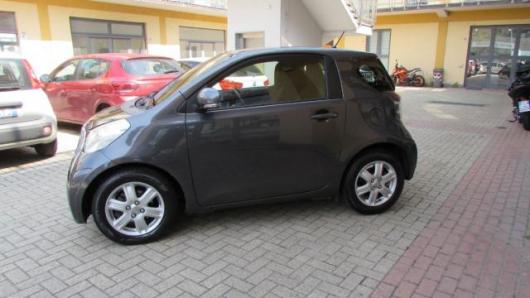 usato TOYOTA iQ