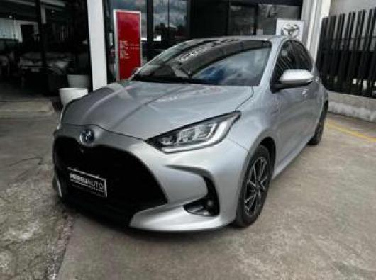 usato TOYOTA Yaris