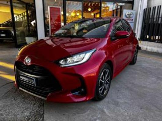 usato TOYOTA Yaris