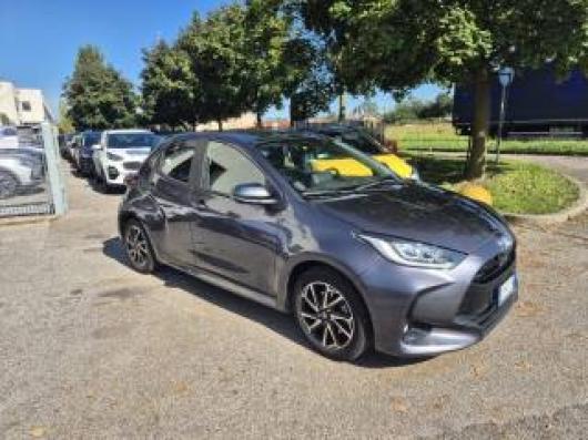 usato TOYOTA Yaris