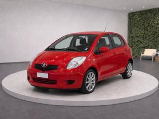 usato TOYOTA Yaris