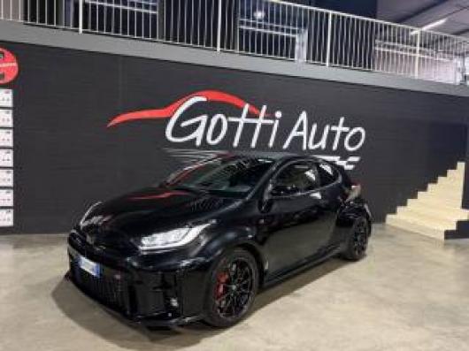 usato TOYOTA Yaris