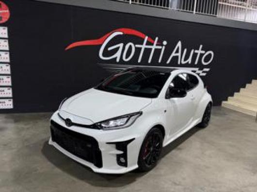 usato TOYOTA Yaris