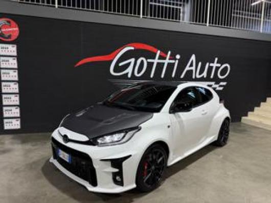 usato TOYOTA Yaris
