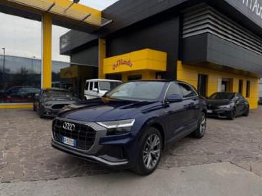 usato AUDI Q8