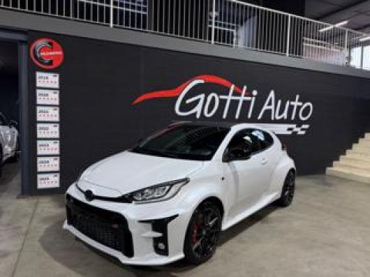 usato TOYOTA Yaris