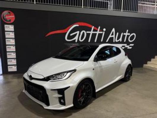 usato TOYOTA Yaris