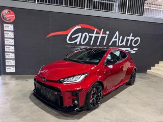 usato TOYOTA Yaris