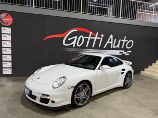 911