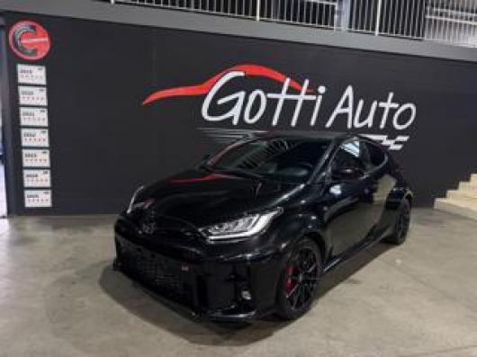 usato TOYOTA Yaris
