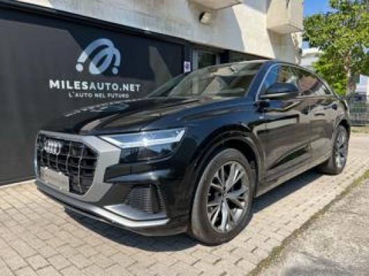 usato AUDI Q8
