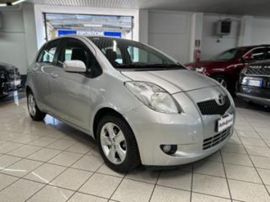 usato TOYOTA Yaris