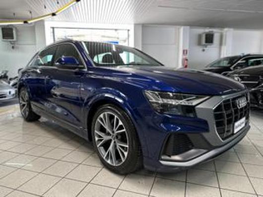 usato AUDI Q8