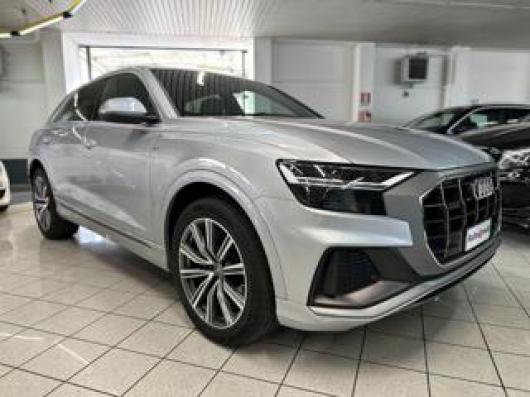 usato AUDI Q8