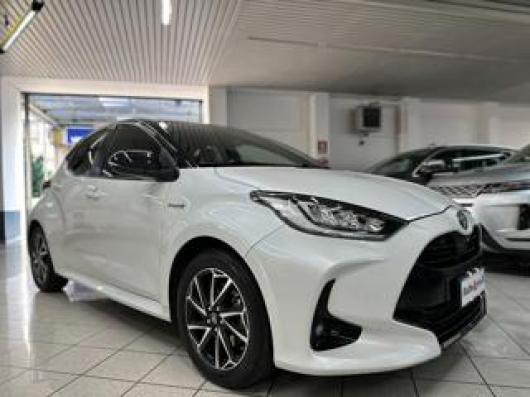 usato TOYOTA Yaris