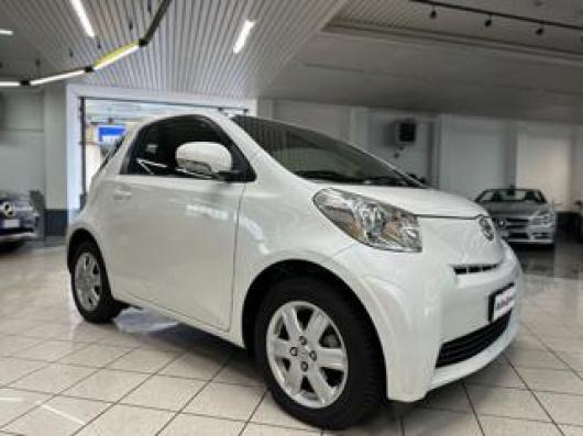 usato TOYOTA iQ