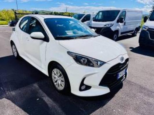 usato TOYOTA Yaris