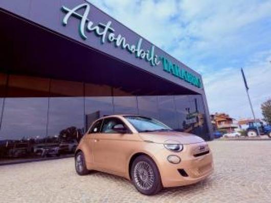 Km 0 FIAT 500