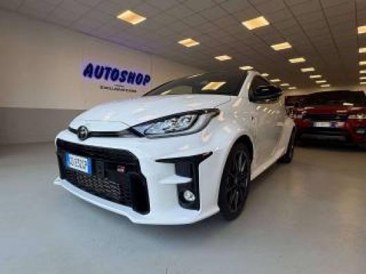 usato TOYOTA Yaris