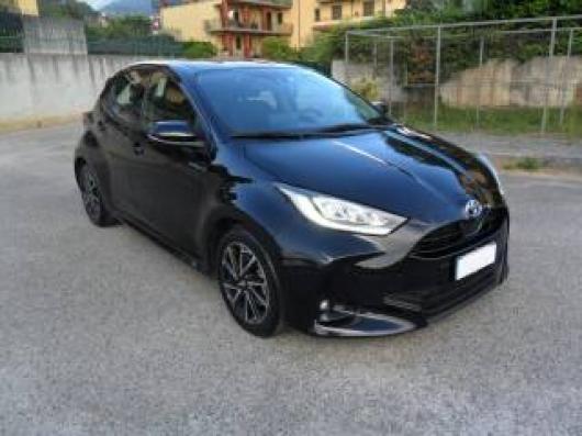 usato TOYOTA Yaris