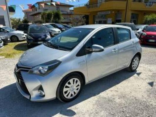 usato TOYOTA Yaris