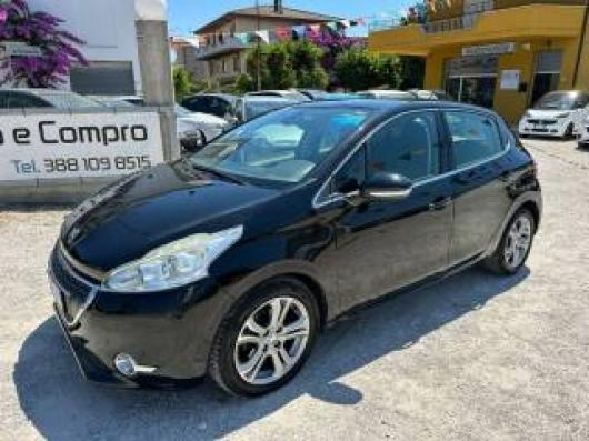 usato PEUGEOT 208