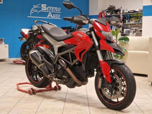 Hyperstrada 821