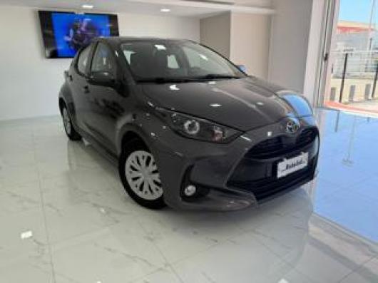 usato TOYOTA Yaris