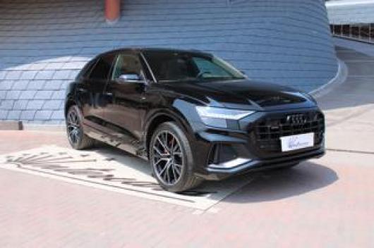 usato AUDI Q8