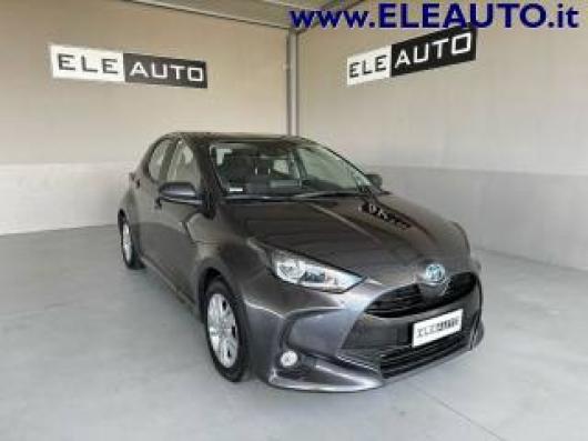 usato TOYOTA Yaris