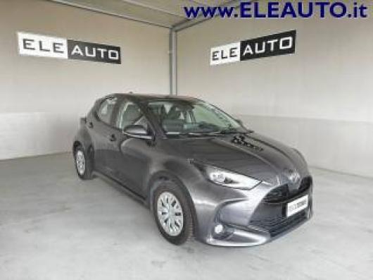 usato TOYOTA Yaris