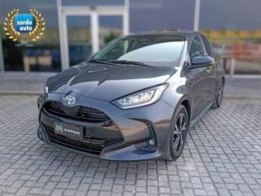 usato TOYOTA Yaris